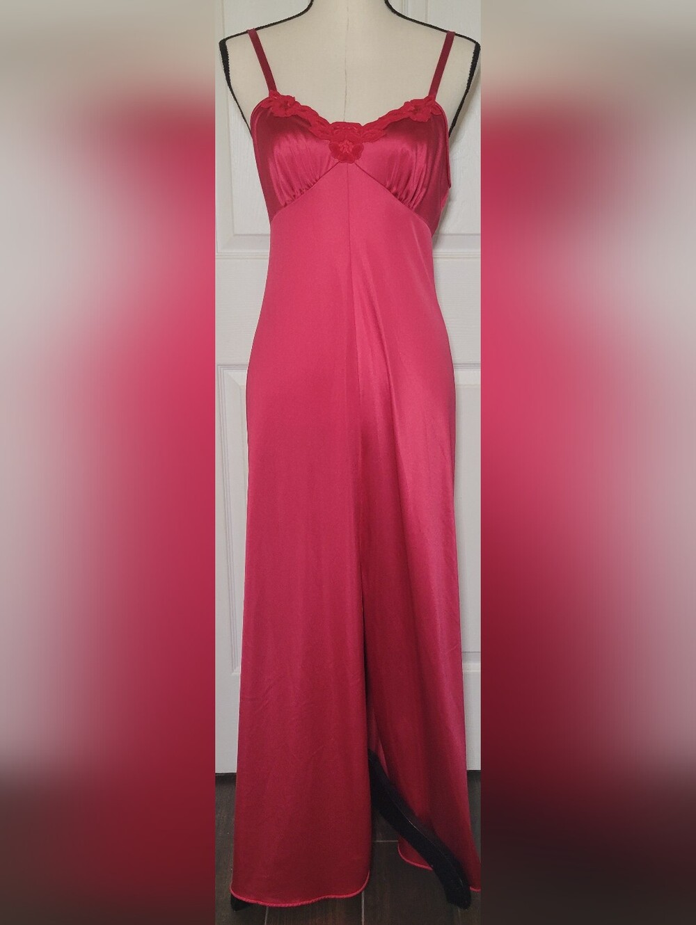Vintage 80s Vanity Fair Nightgown Size 34 Pink Red Nylon Tricot Floral Applique